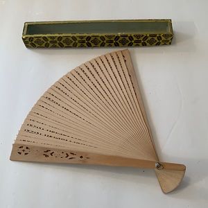 VINTAGE WOODEN HAND FAN ORIENTAL DESIGN CUTOUT:IN BOX GLASS TOP: NATURAL COLOR